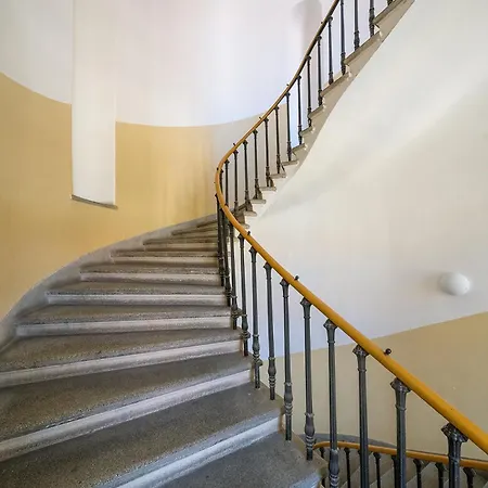 Quiet Center In Hip & Foodie Area * Prag