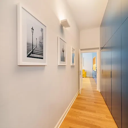 Quiet Center In Hip & Foodie Area Daire Prag
