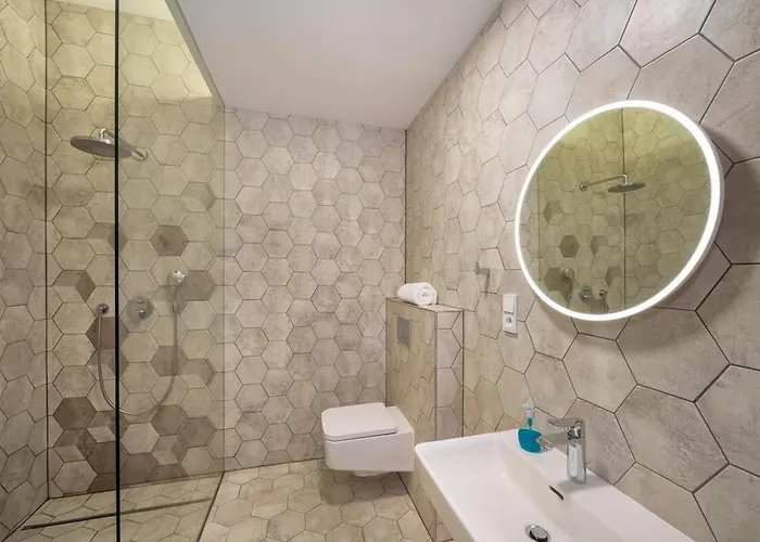 Quiet Center In Hip & Foodie Area Апартаменты *