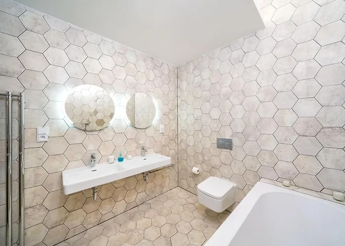 Апартаменты Quiet Center In Hip & Foodie Area *