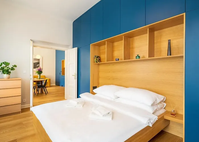 Quiet Center In Hip & Foodie Area Апартаменты Прага